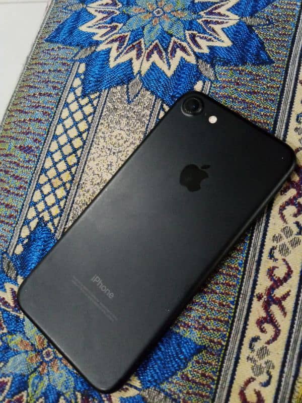 Iphone 7 (Non PTA) Battery Change Condition New (10/10)Final Price 13k 1