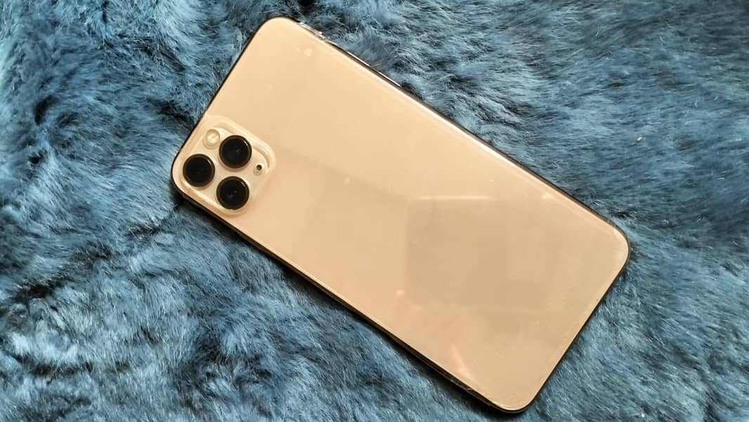 iPhone 11 Pro Max Golden, 512GB, PTA Approved 0