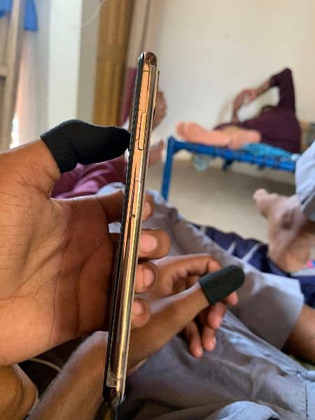 Iphone Xs max 64 gb 10by9 5