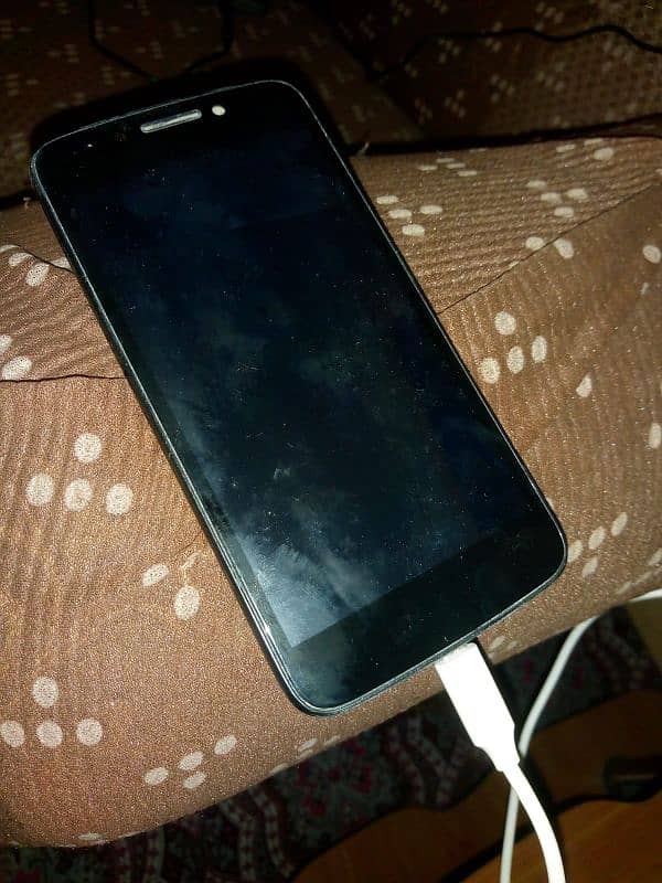 MOTO E4 GOOD CONDITION 1