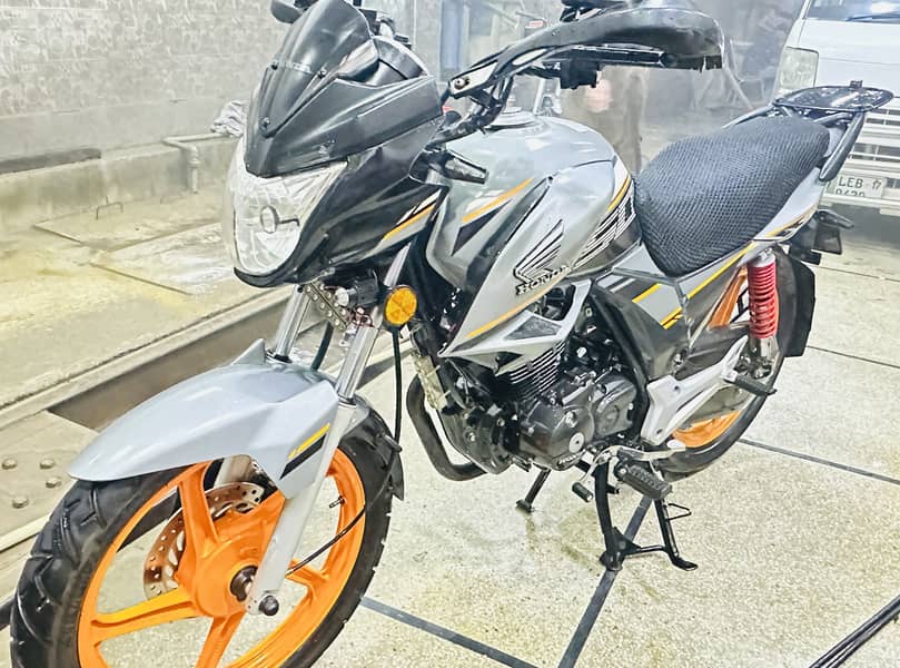 Honda CBR 150R 2023 3