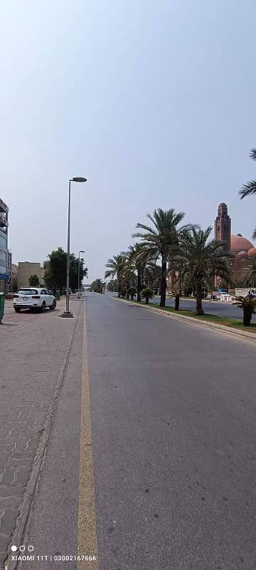 Commercial Floor on Main Bolouvard Bahria Town Lahore 3