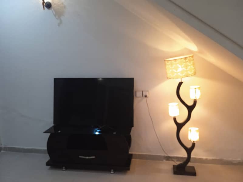 Six Marla Furnished Lower Portion in Bahria Town Lahore 5