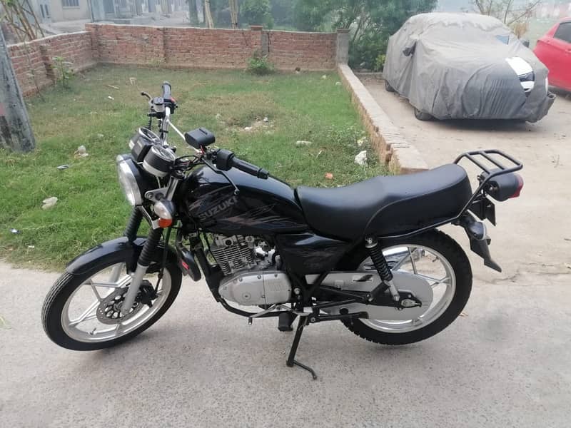 Suzuki GS 150 SE 2023 2