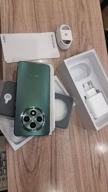 Oppo reno 12f 5G 12/256 Olive Green , 10/10 Non Active . 2