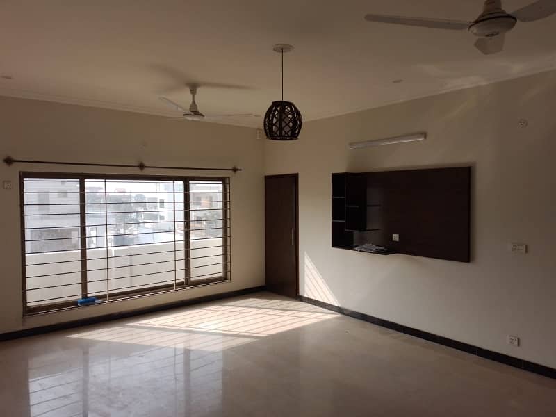 10 MARLA FULL HOUSE FOR RENT IN CDA APPROVED SECTOR F 17 MPCHS ISLAMABAD 12