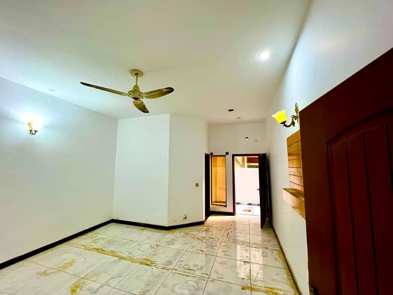 8 MARLA FULL HOUSE FOR SALE WITH GAS IN CDA APPROVED SECTOR F 17 MPCHS ISLAMABAD 19