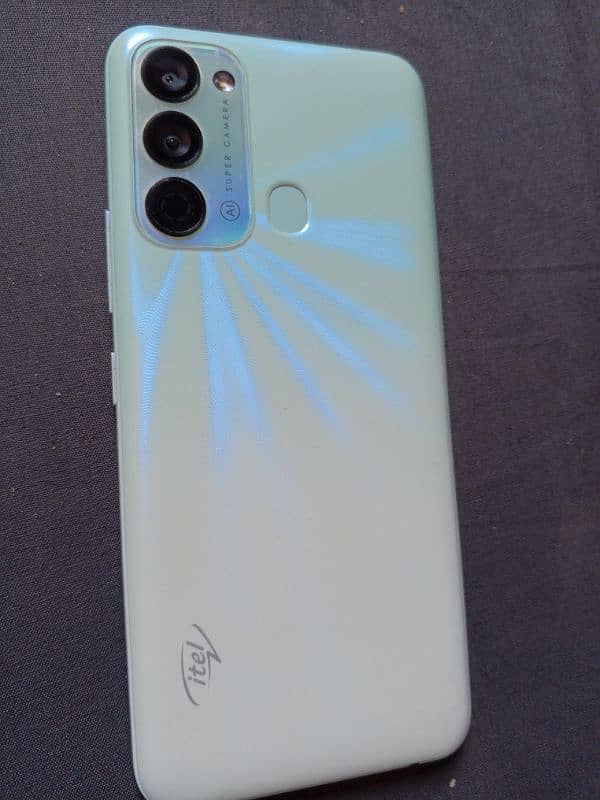 itel vision 3  32gb ROM 2gb RAM 8M camera 4