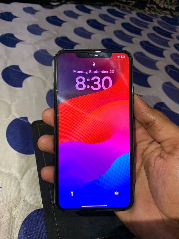 iphone 11 pro max Jv 10 by 10 Condition All ok face id on 2