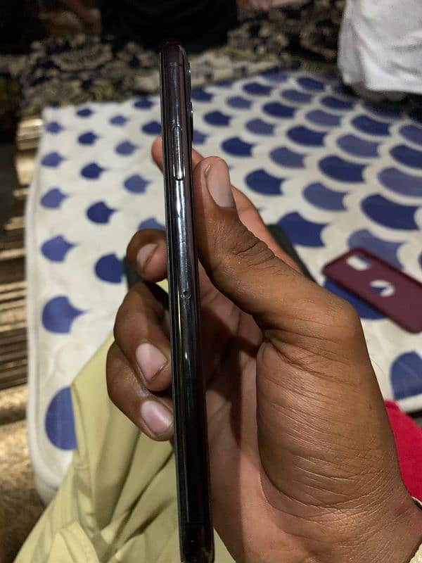 iphone 11 pro max Jv 10 by 10 Condition All ok face id on 3