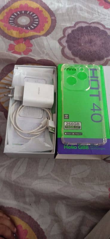 infinix hot 40 8 month warranty 8 plus 8 256 GB urgent for sale 4