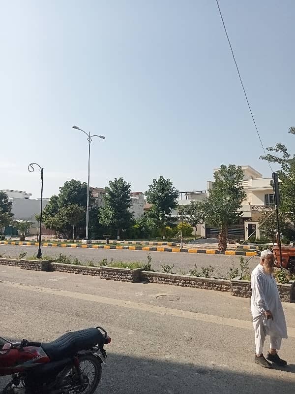 8 MARLA FULL HOUSE FOR RENT WITH GAS IN CDA APPROVED SECTOR F 17 MPCHS ISLAMABAD 46