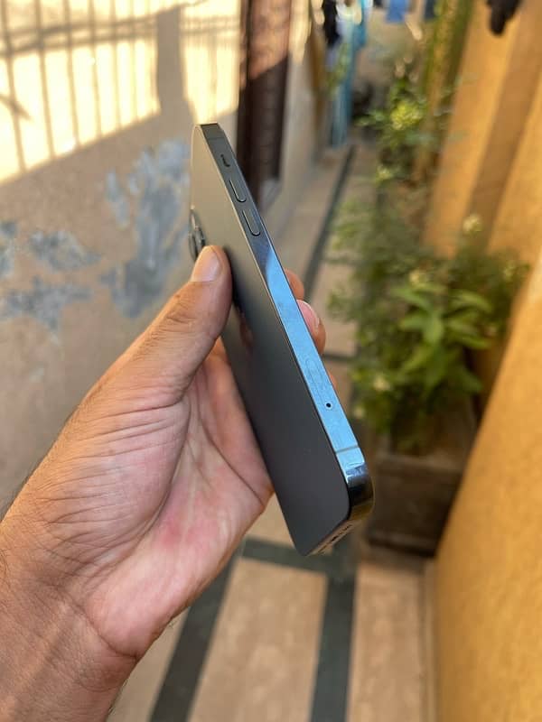 Iphone 12 Pro Pacific Blue 2