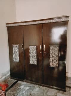 Glass polish wardrobe