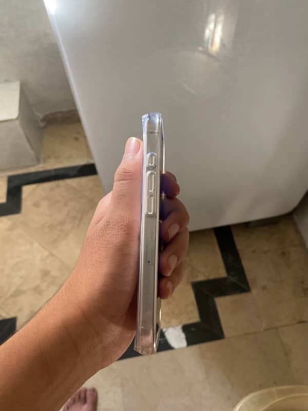 IPhone 16 Pro White Titanium 128 GB Non PTA 4