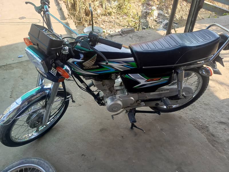 Honda 125 bike 3