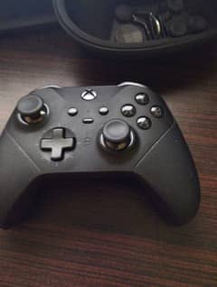 URGENT! Xbox elite series 2 controller (can be negotiated)