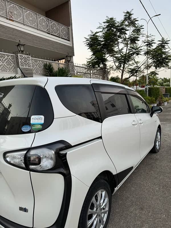 Toyota Sienta 2017 4