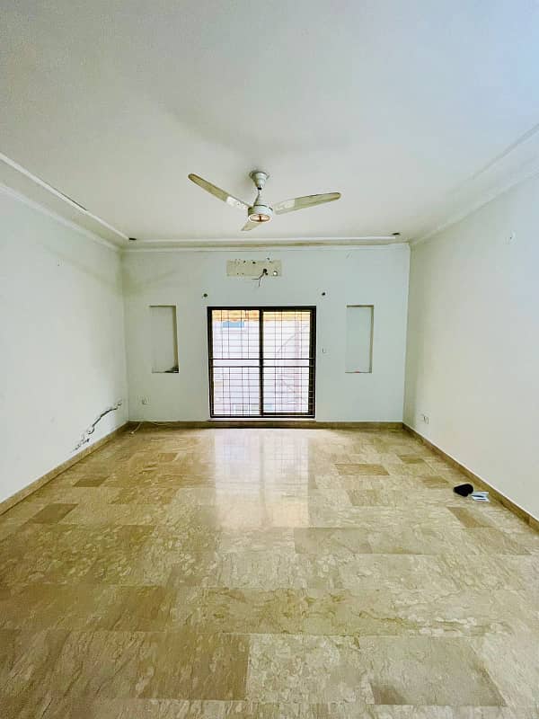 1 Kanal Upper Portion Available For Rent In Pcsir Staf 9