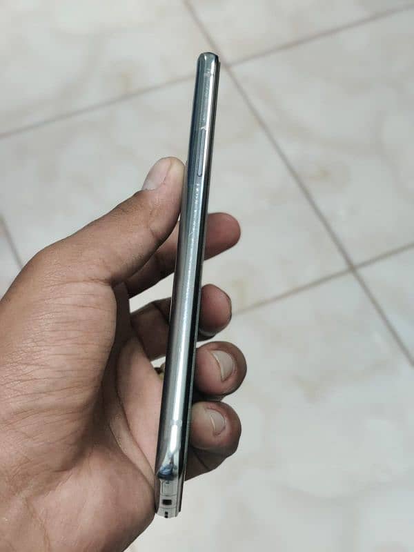 OnePlus 8T, 10/9 condition, 12/256 GB 1