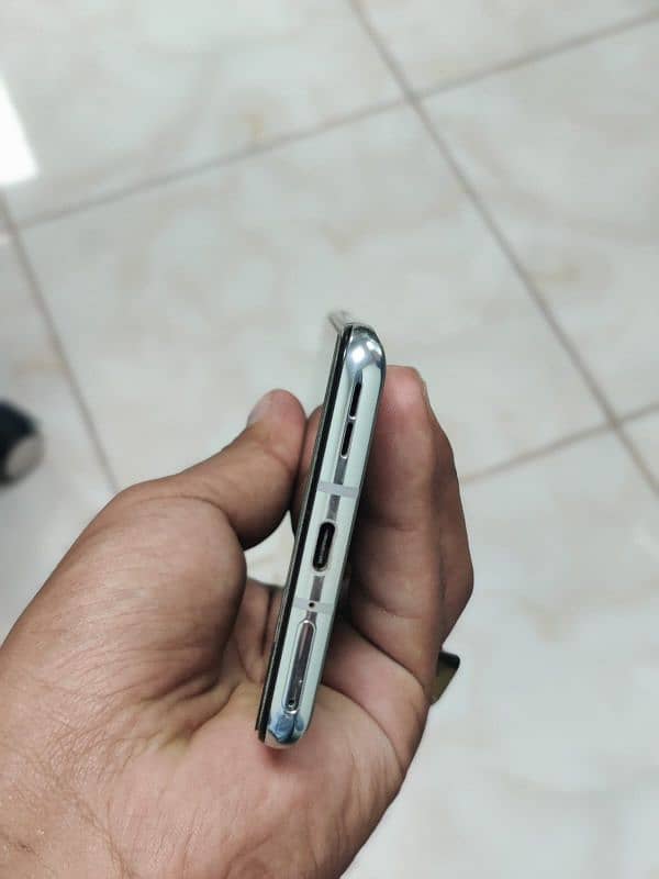 OnePlus 8T, 10/9 condition, 12/256 GB 4