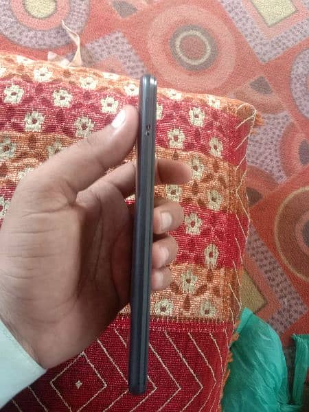 realmi c21y 4 ram 64 memory he with box he charger nhi he 4