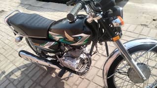 Honda CG 125 only 5822 kilometres use all documents available