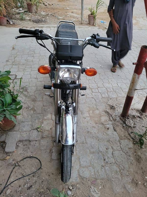 cg125 special edition black colour karachi nmber 1