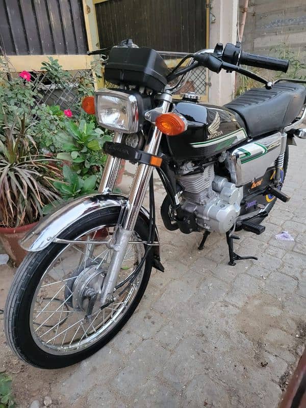 cg125 special edition black colour karachi nmber 2