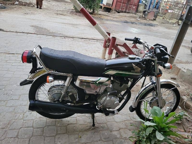 cg125 special edition black colour karachi nmber 3