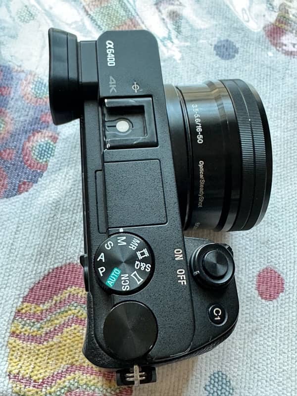 Sony A6400 with 16-50 lens very good condition 9/10 2