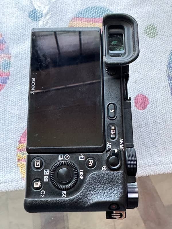 Sony A6400 with 16-50 lens very good condition 9/10 3