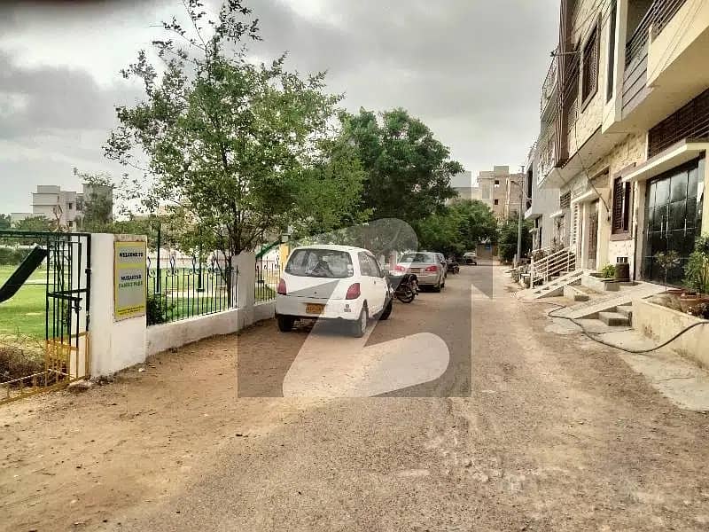 200 Sq. Yd Plot On 24ft Road Available For Sale. 3