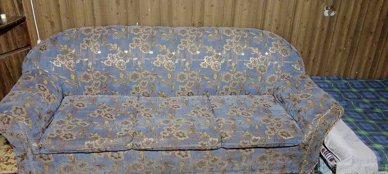 In nice condition full sofa set  for sale urgent need of cash 5