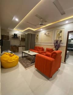 1 Bedroom VIP Full furnish flat per day available in Bahria town Lahore 0