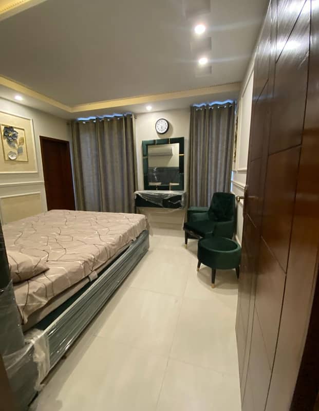 1 Bedroom VIP Full furnish flat per day available in Bahria town Lahore 14