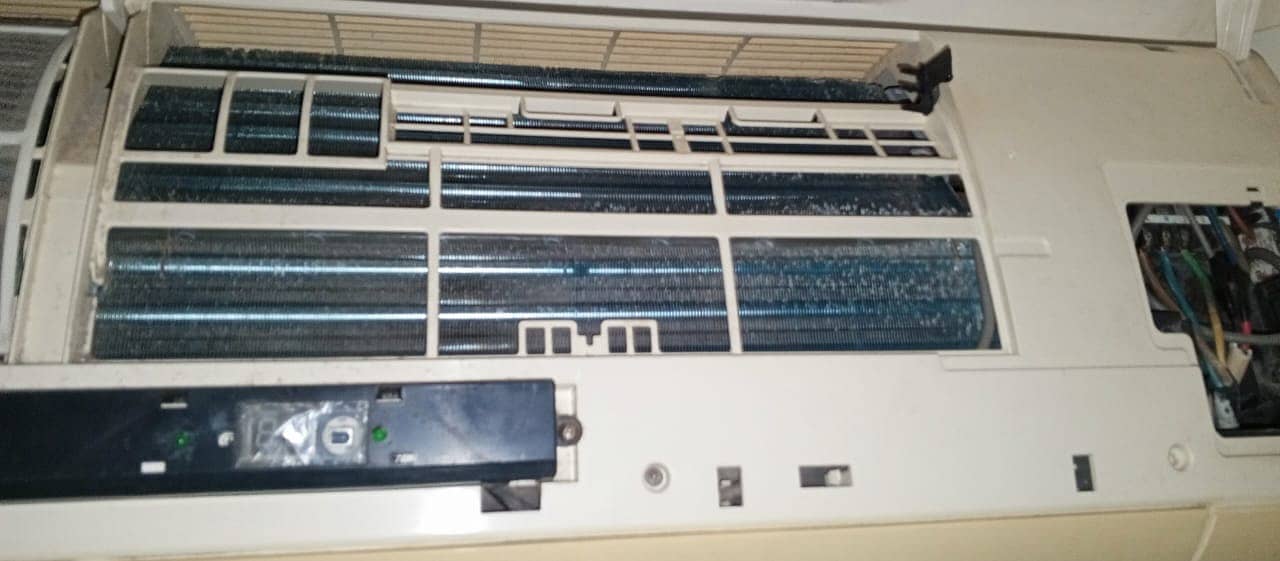 YORK 2 TON  AC IN GOOD CONDITION 1