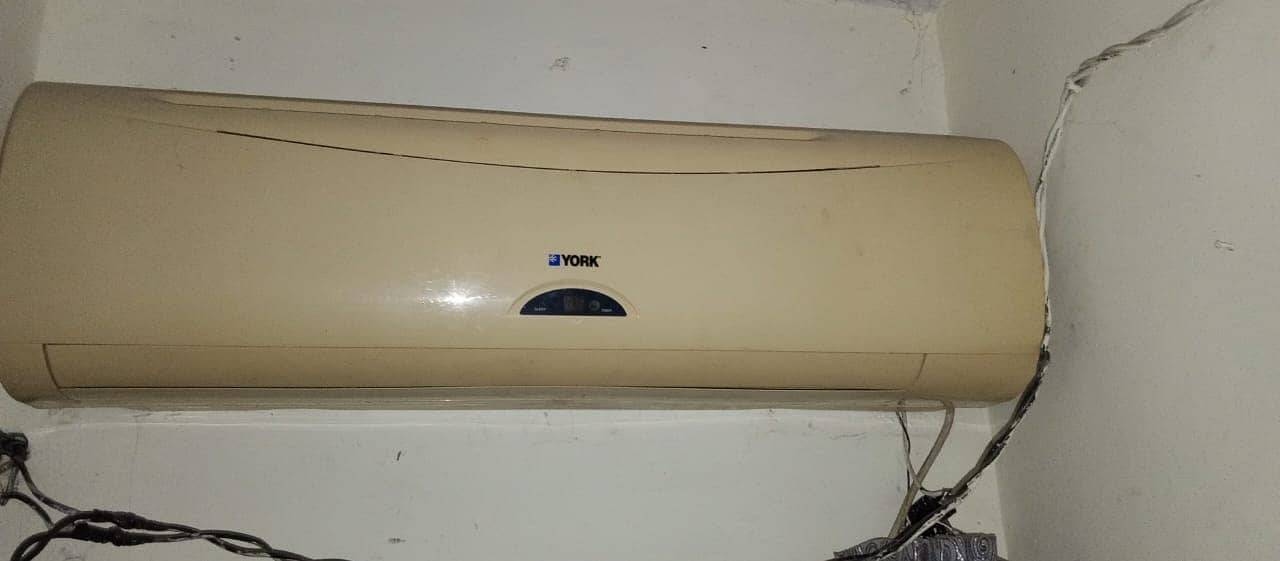 YORK 2 TON  AC IN GOOD CONDITION 4