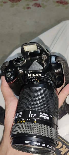 Nikon D3000 DSLR 10