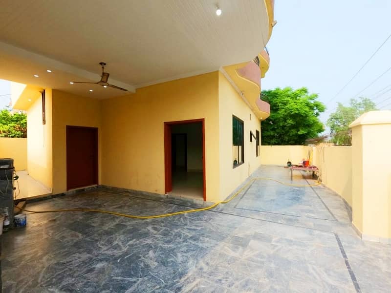 10 Marla Double Storey Corner House Available For Sale In Mustafa Town 2