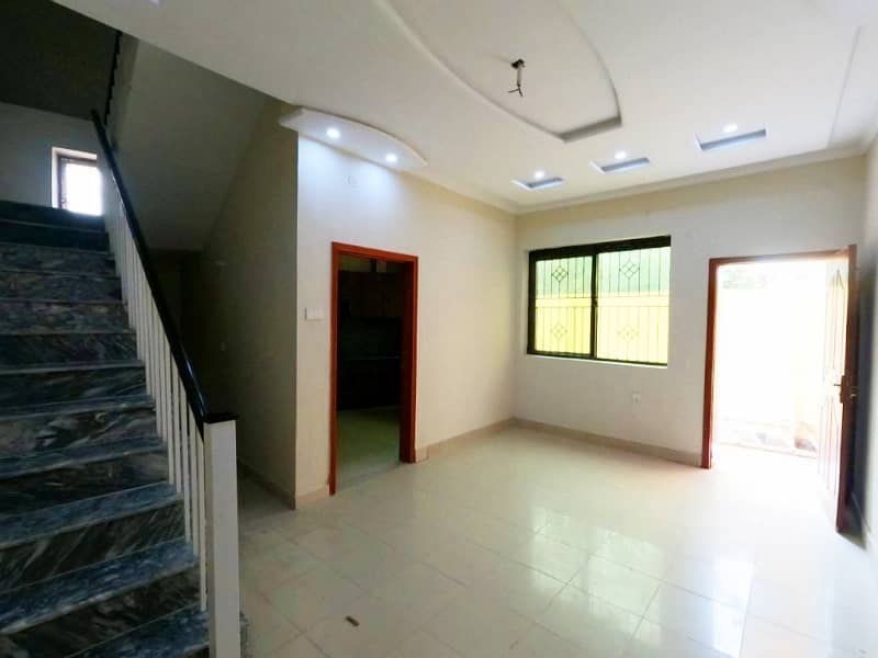 10 Marla Double Storey Corner House Available For Sale In Mustafa Town 6