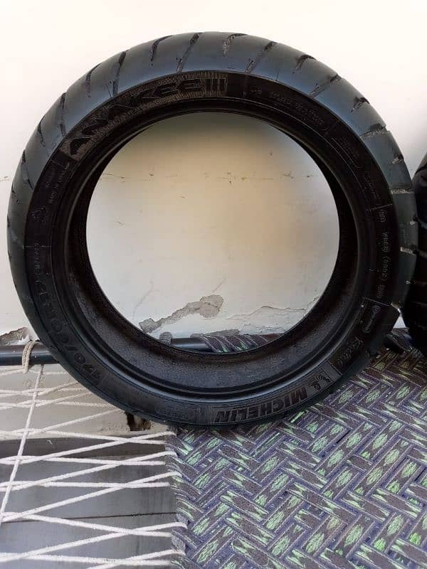 bmw 1200 cc  heavy bike tyres 4