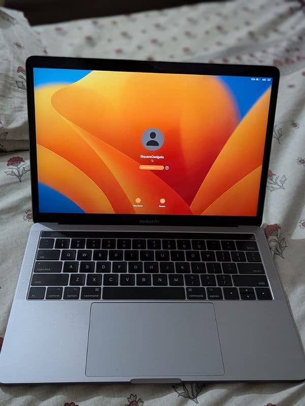 MacBook Pro 2017 Touchbar 8GB 256GB 5