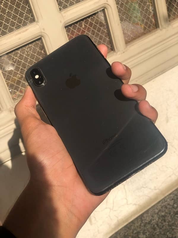 iPhone Xs Max 1