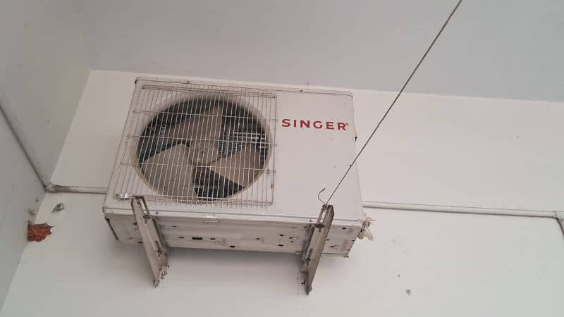 singer ac  available cooling good condition 1