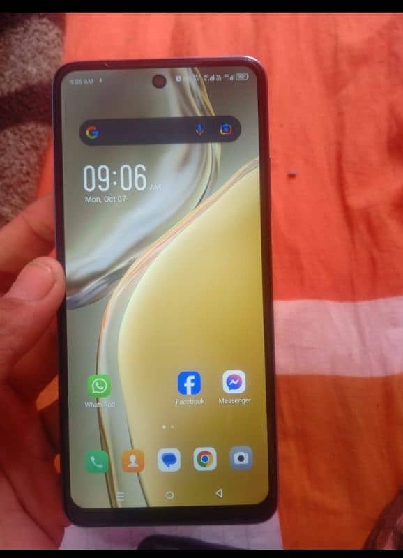 Infinix hot 40i 8+8 256 gb 4