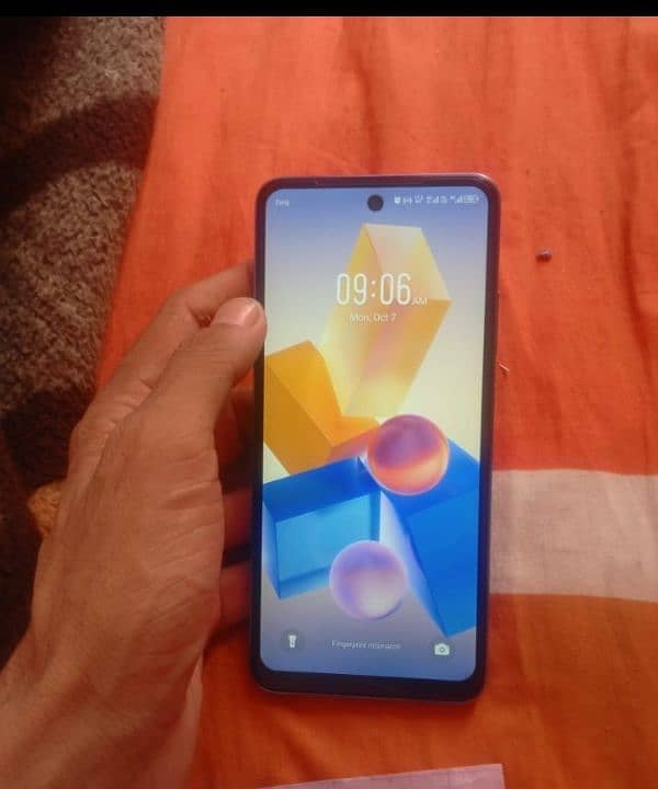 Infinix hot 40i 8+8 256 gb 5