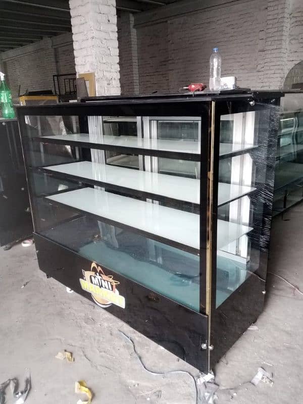 bakery counter, display counter/heated counter 11