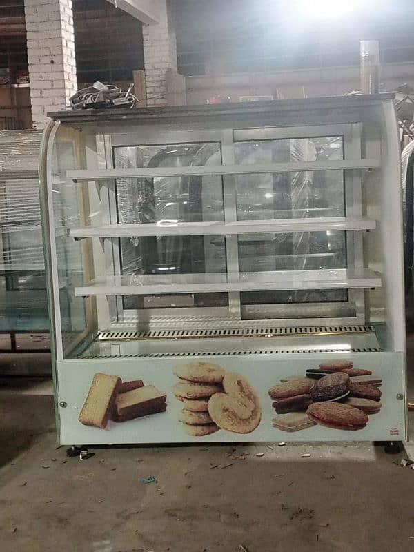 bakery counter, display counter/heated counter 12