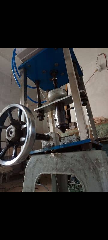 only semi auto molding machine 4